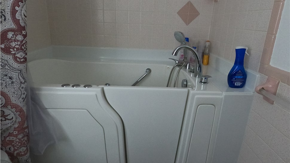 Tubs & Showers, Tubs & Showers Project in Milton, FL by Hometown Contractors, Inc.