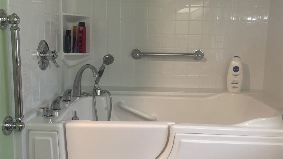 Tubs & Showers, Tubs & Showers Project in Pensacola, FL by Hometown Contractors, Inc.