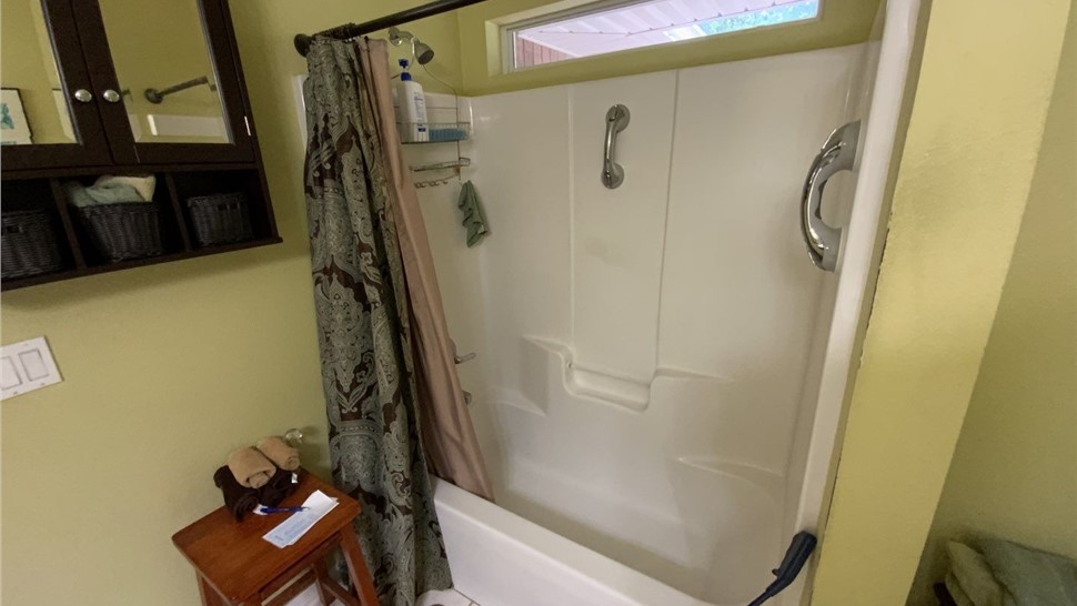 Tubs & Showers, Tubs & Showers Project in Cantonment, FL by Hometown Contractors, Inc.