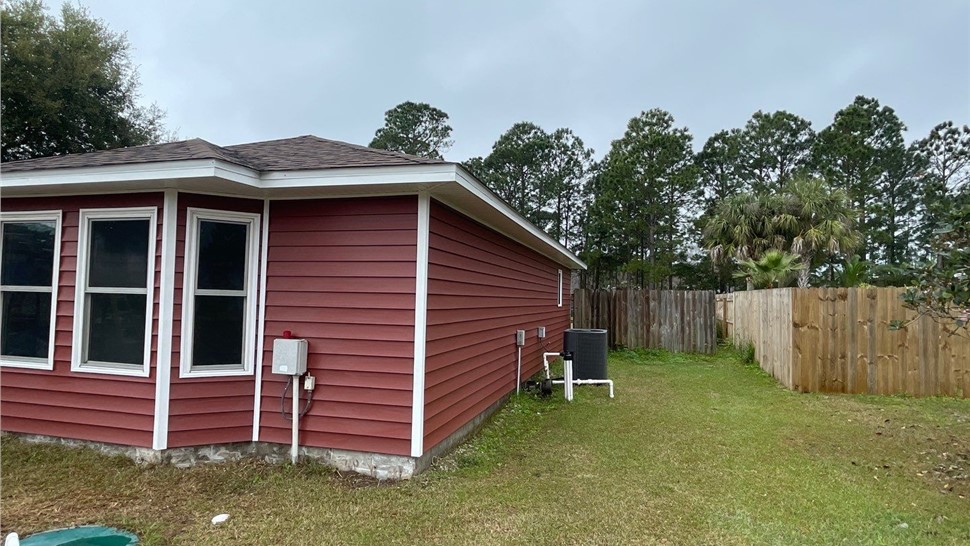 Siding Project in Navarre, FL by Hometown Contractors, Inc.