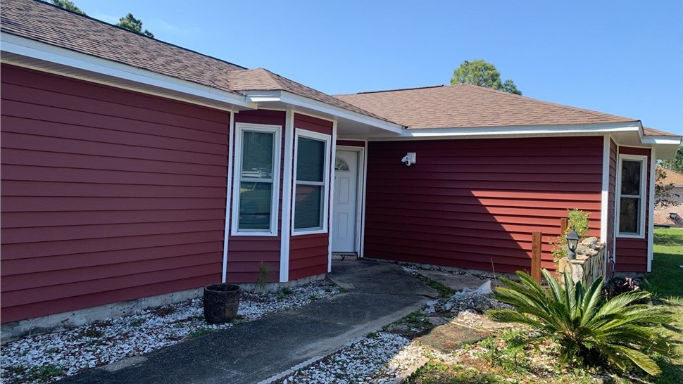 Siding Project in Navarre, FL by Hometown Contractors, Inc.