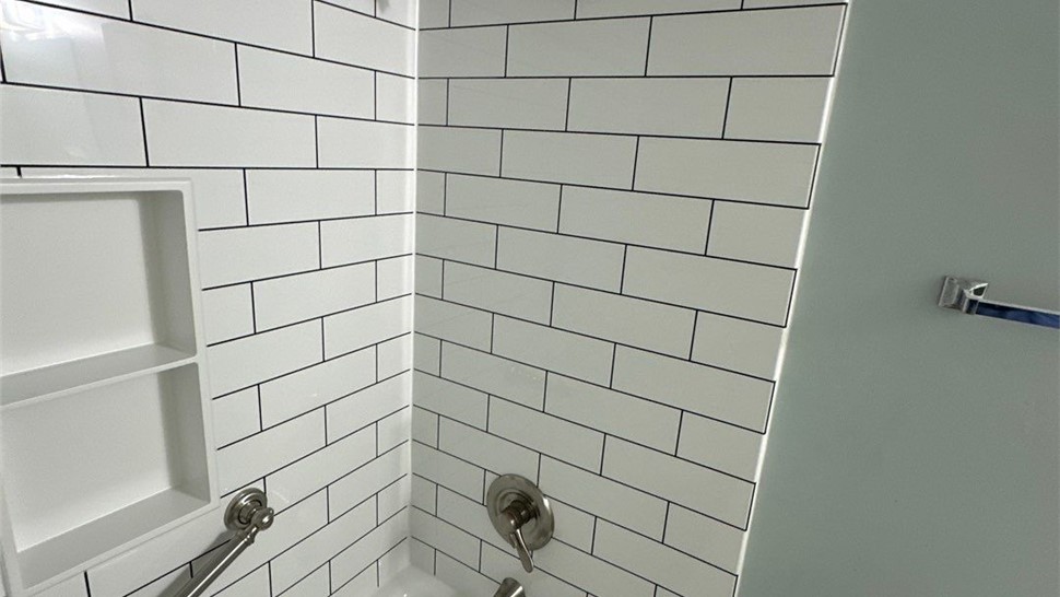 Tubs &amp; Showers Project in Panama City Beach, FL by Hometown Contractors, Inc.