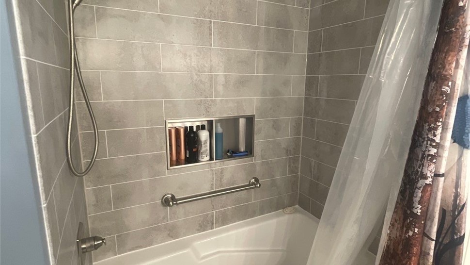 Tubs & Showers, Tubs & Showers Project in Milton, FL by Hometown Contractors, Inc.