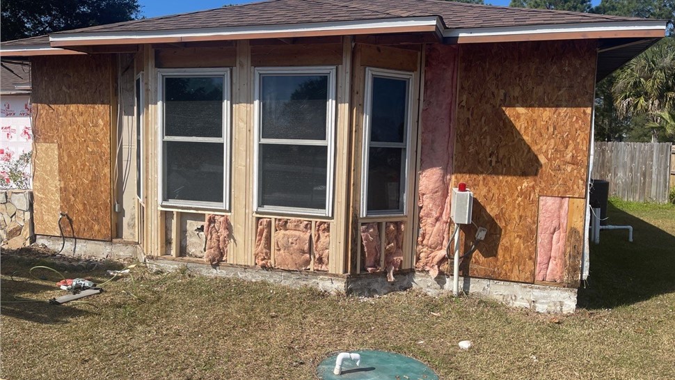 Siding Project in Navarre, FL by Hometown Contractors, Inc.