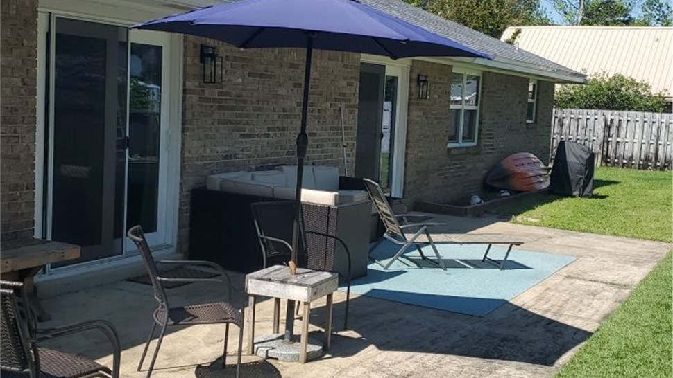 Sunrooms & Enclosures Project in Niceville, FL by Hometown Contractors, Inc.