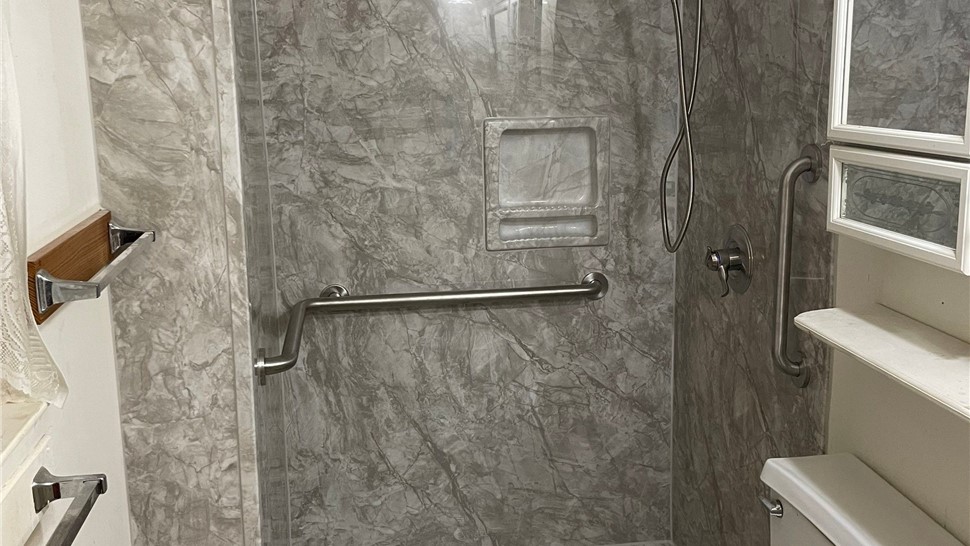 Tubs & Showers, Tubs & Showers Project in Cantonment, FL by Hometown Contractors, Inc.