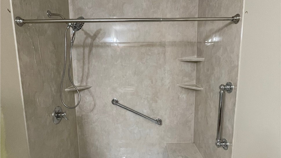 Tubs & Showers Project in Foley, AL by Hometown Contractors, Inc.