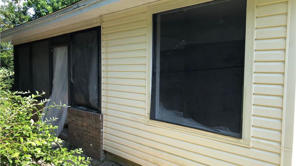 Sunrooms & Enclosures Project in Crestview, FL by Hometown Contractors, Inc.