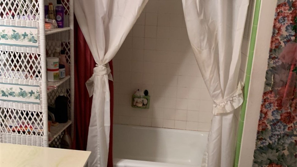 Tubs & Showers, Tubs & Showers Project in Mobile, AL by Hometown Contractors, Inc.