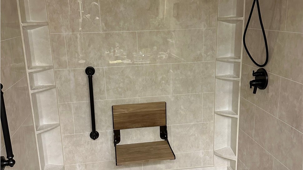 Tubs & Showers Project in Niceville, FL by Hometown Contractors, Inc.