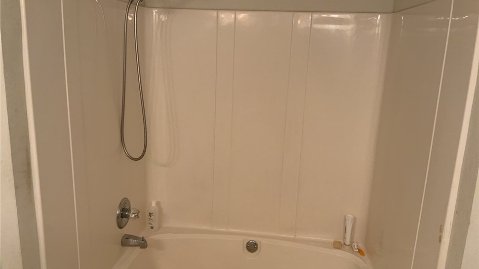 Tubs & Showers, Tubs & Showers Project in Milton, FL by Hometown Contractors, Inc.