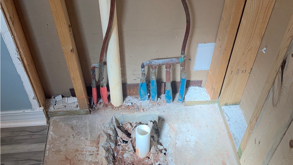 Tubs & Showers Project in Milton, FL by Hometown Contractors, Inc.