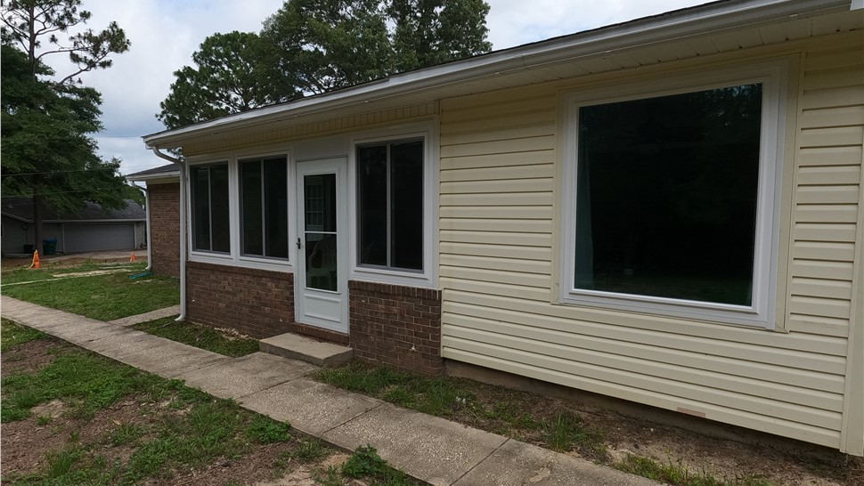Sunrooms & Enclosures Project in Crestview, FL by Hometown Contractors, Inc.