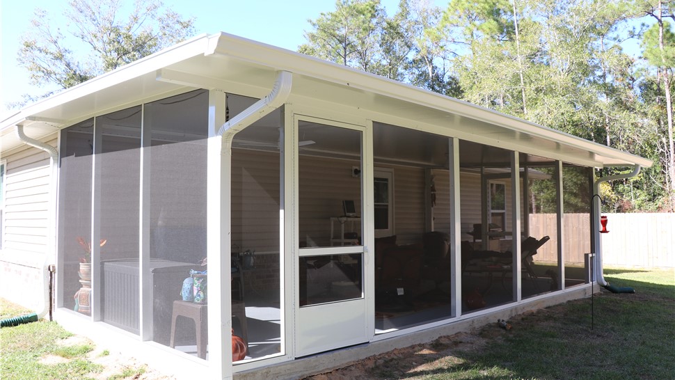 Sunrooms & Enclosures Project in Milton, FL by Hometown Contractors, Inc.