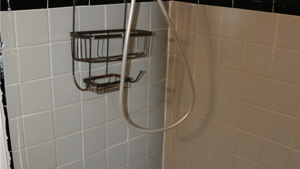 Tubs & Showers, Tubs & Showers Project in Milton, FL by Hometown Contractors, Inc.