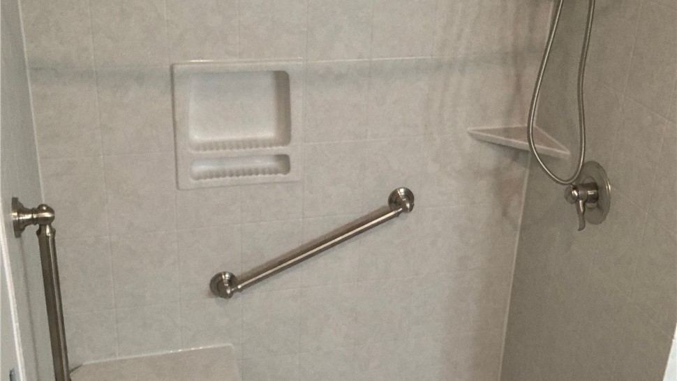 Tubs & Showers, Tubs & Showers Project in Bay Minette, AL by Hometown Contractors, Inc.