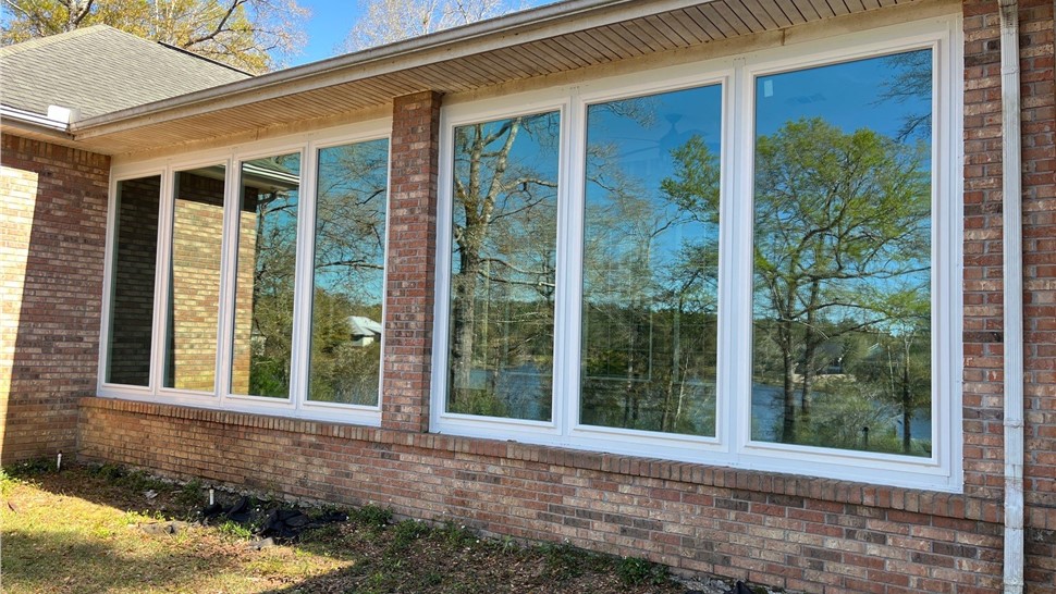 Sunrooms & Enclosures Project in Crestview, FL by Hometown Contractors, Inc.