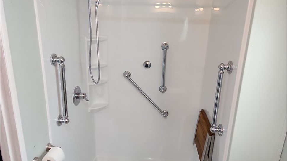 Tubs & Showers Project in Fairhope, AL by Hometown Contractors, Inc.