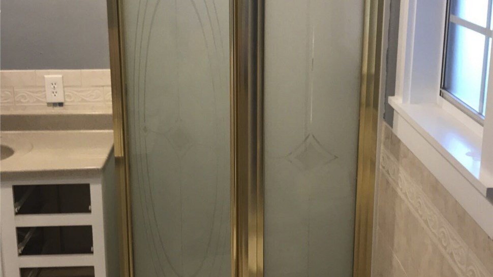 Tubs & Showers, Tubs & Showers Project in Mary Esther, FL by Hometown Contractors, Inc.