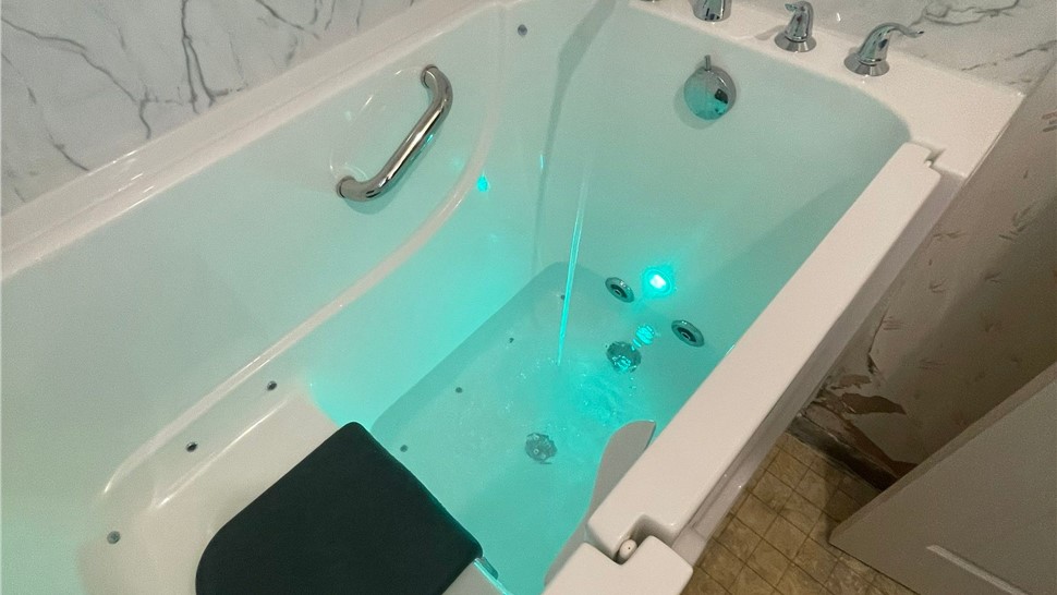 Tubs & Showers Project in Pace, FL by Hometown Contractors, Inc.