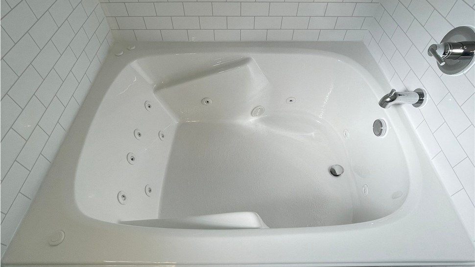 Tubs & Showers Project in Milton, FL by Hometown Contractors, Inc.