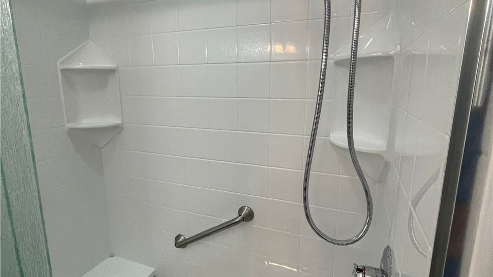 Tubs & Showers, Tubs & Showers Project in Fairhope, AL by Hometown Contractors, Inc.