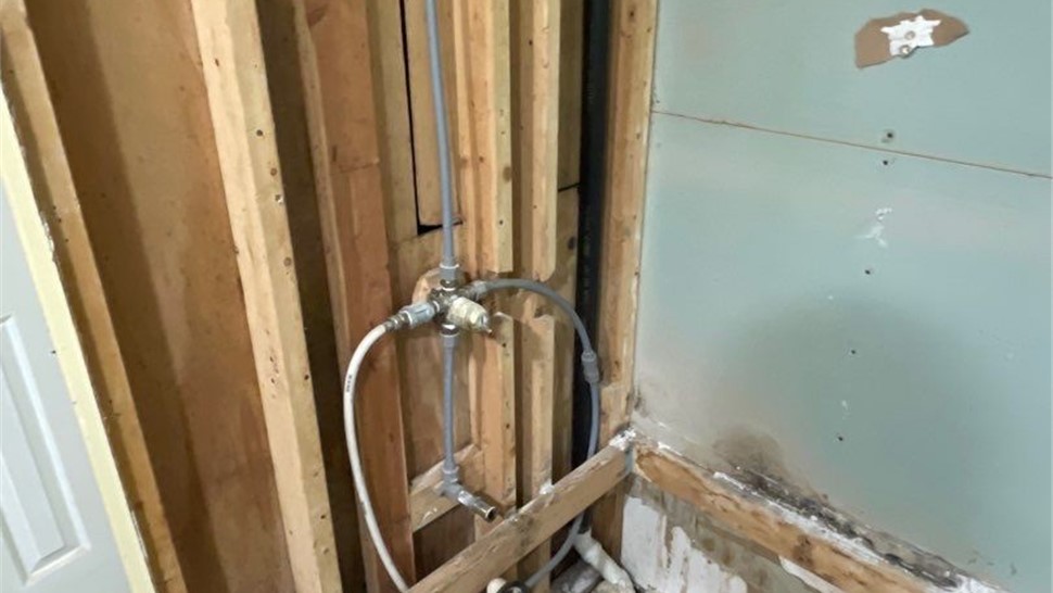 Tubs & Showers Project in Brewton, AL by Hometown Contractors, Inc.