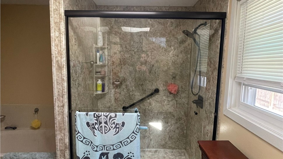 Tubs & Showers Project in Navarre, FL by Hometown Contractors, Inc.