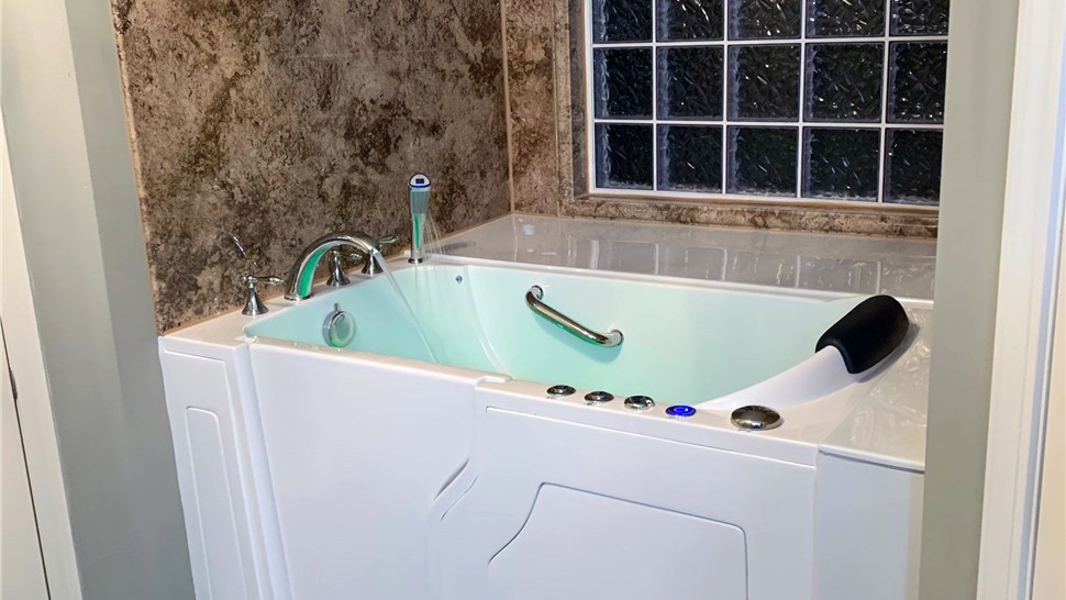 Tubs & Showers, Tubs & Showers Project in Brewton, AL by Hometown Contractors, Inc.