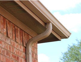 Seamless Gutters Photo 2