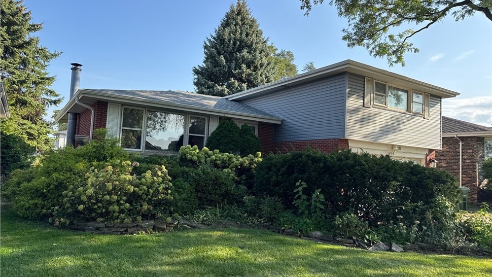 Gutters, Roofing, Roofing Replacement, Siding Project in Oak Lawn, IL by Horizon Restoration