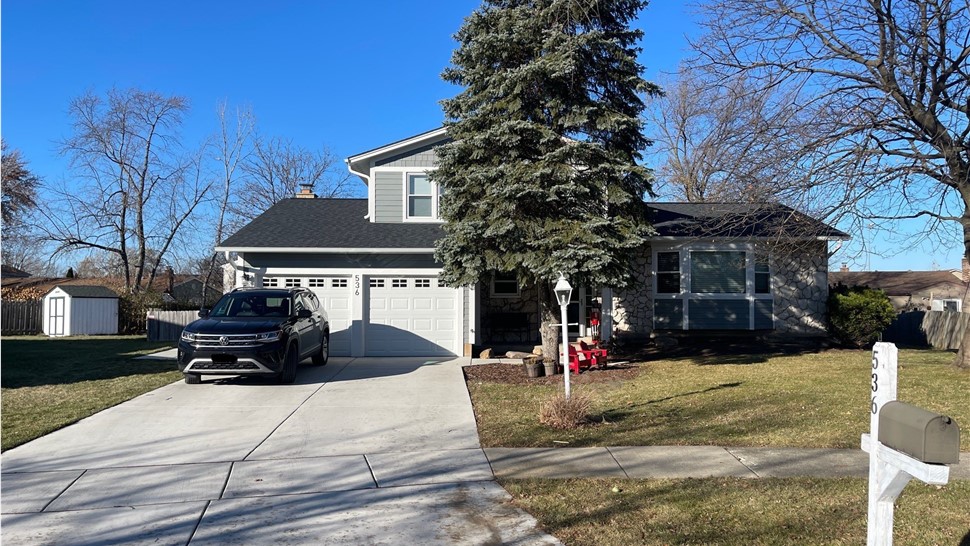 James Hardie Siding: Grey Slate Color with CertainTeed Roofing: Moire Black