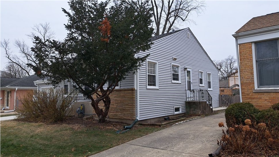 CertainTeed Siding: Sterling Gray