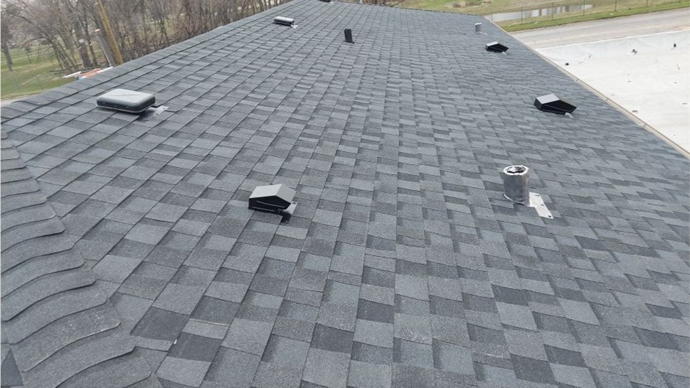 CertainTeed Roofing: Max Def Moire Black