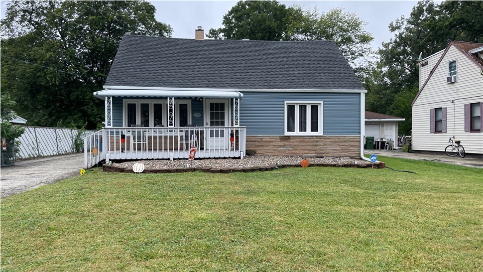 Awnings, Gutters, Siding Project in Oak Lawn, IL by Horizon Restoration