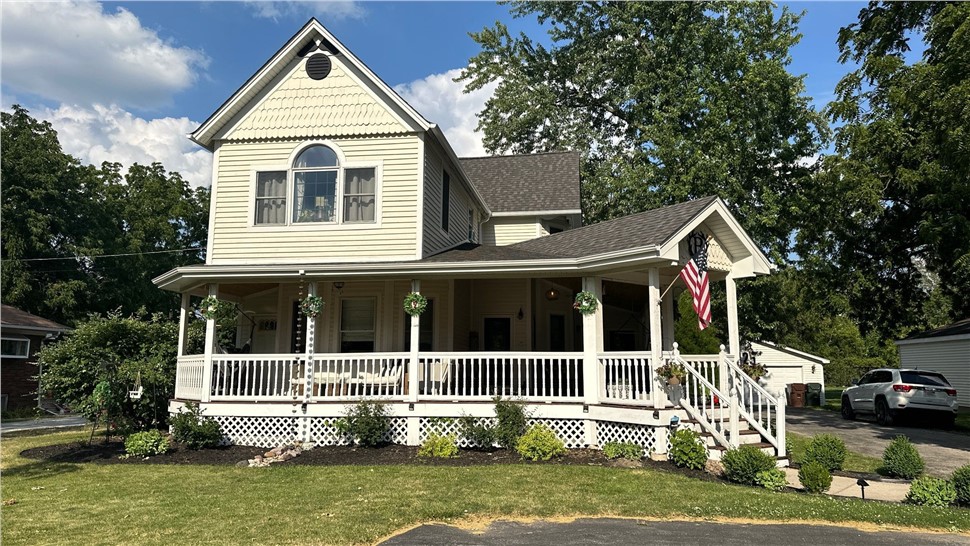 Gutters, Roofing, Roofing Replacement Project in Frankfort, IL by Horizon Restoration