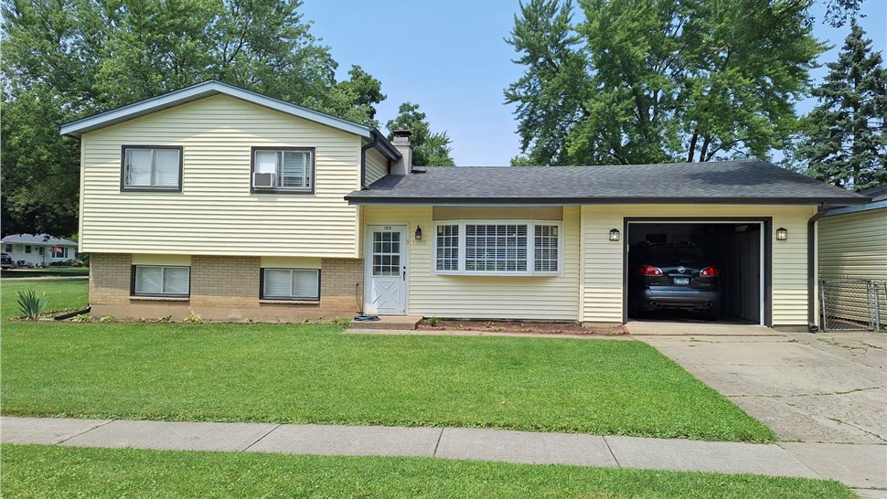 Doors, Gutters, Siding Project in Huntley, IL by Horizon Restoration