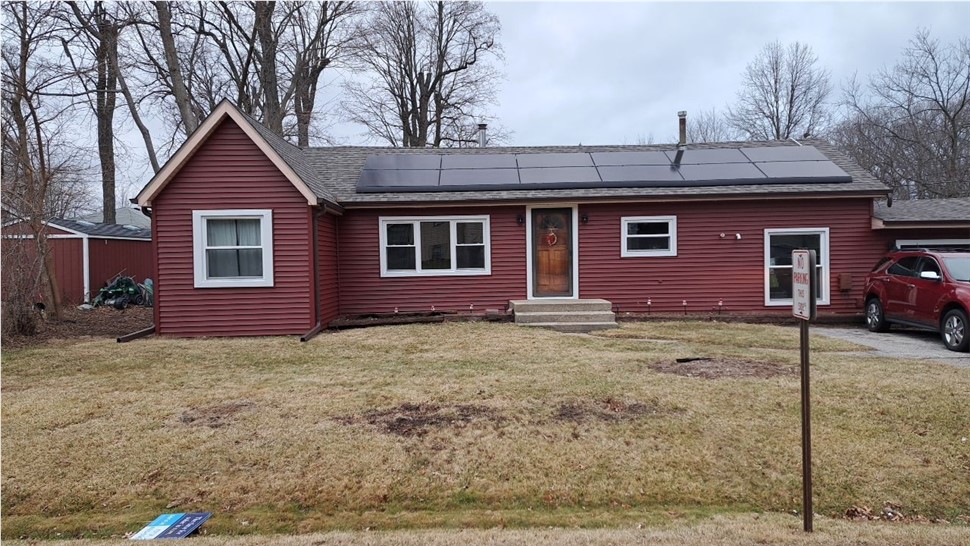 CertainTeed Roofing: Weathered Wood and CertainTeed Siding: Melrose