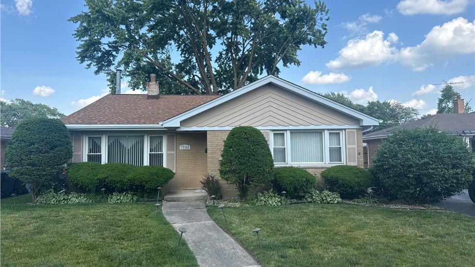 Roofing, Roofing Replacement, Gutters Project in South Holland, IL by Horizon Restoration