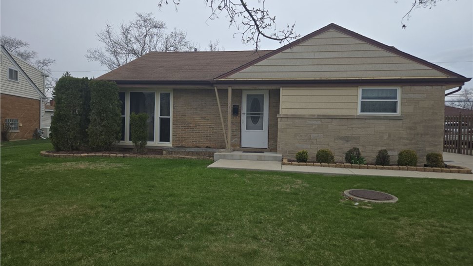 Gutters, Roofing, Roofing Replacement, Siding Project in Morton Grove, IL by Horizon Restoration