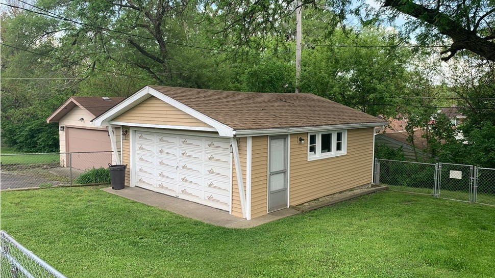 Roofing, Siding Project in Hazel Crest, IL by Horizon Restoration