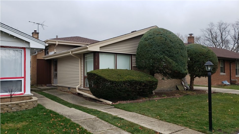 Gutters, Roofing, Siding Project in Skokie, IL by Horizon Restoration