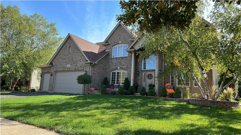 Gutters, Roofing, Siding Project in Oswego, IL by Horizon Restoration