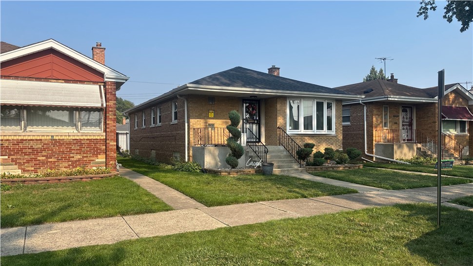 Gutters, Roofing, Roofing Replacement Project in Calumet Park, IL by Horizon Restoration