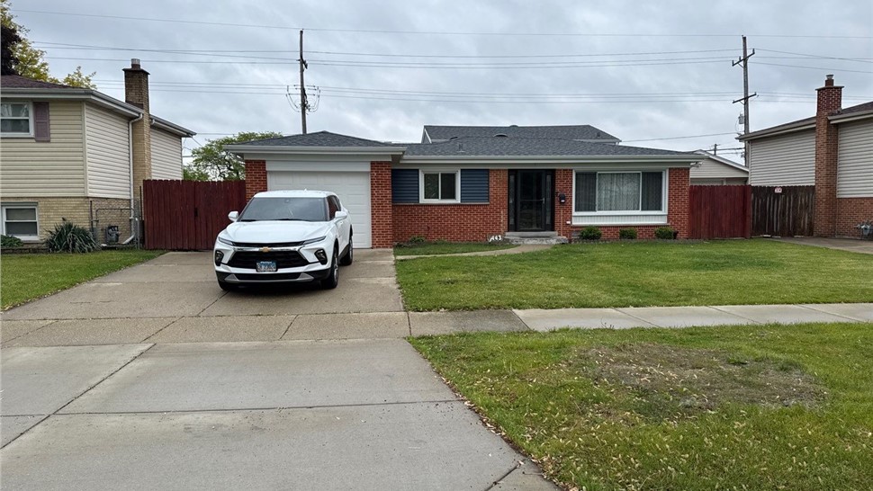 Roofing, Roofing Replacement, Siding, Gutters Project in Des Plaines, IL by Horizon Restoration