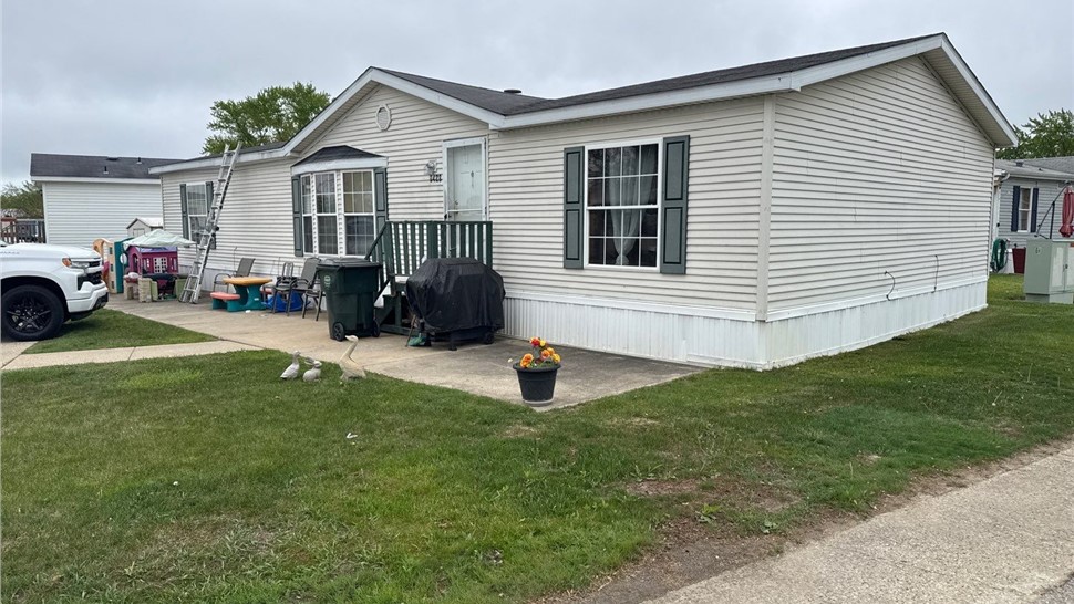 Roofing, Roofing Replacement, Siding Project in Park City, IL by Horizon Restoration