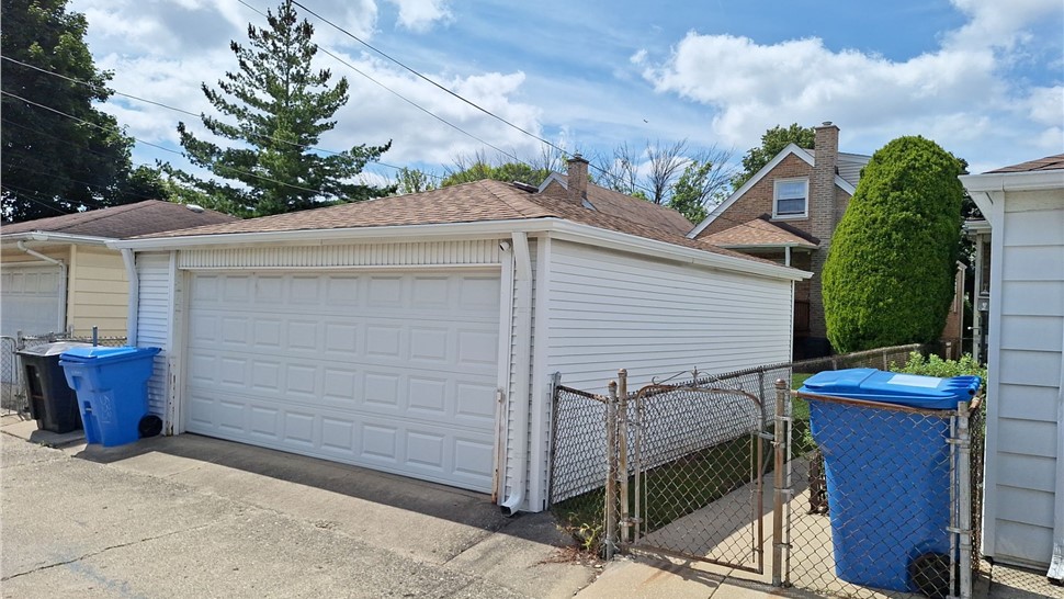 Awnings, Gutters, Roofing, Roofing, Siding Project in Chicago, IL by Horizon Restoration