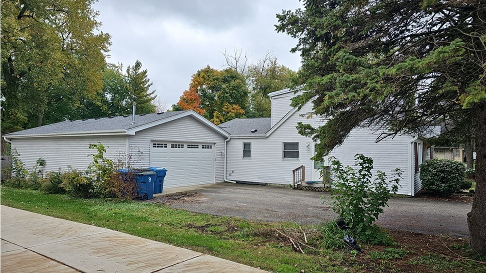 Gutters, Roofing Project in Crestwood, IL by Horizon Restoration
