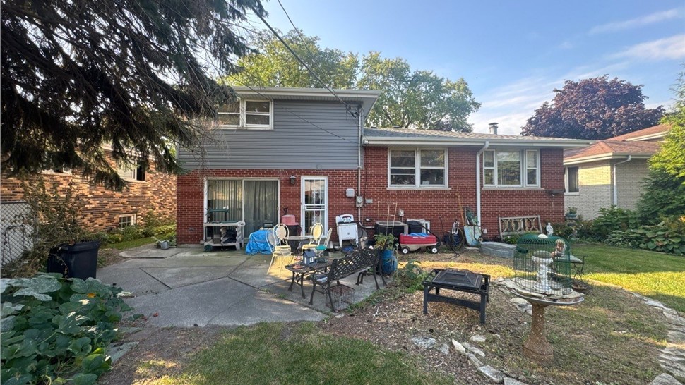 Gutters, Roofing, Roofing Replacement, Siding Project in Oak Lawn, IL by Horizon Restoration