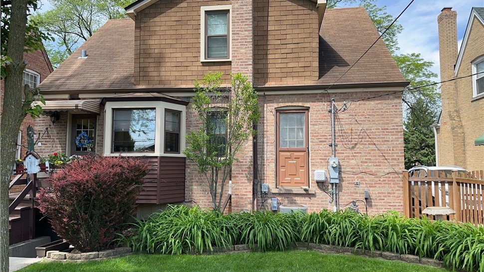 Gutters, Roofing, Roofing Replacement, Siding Project in Elmwood Park, IL by Horizon Restoration